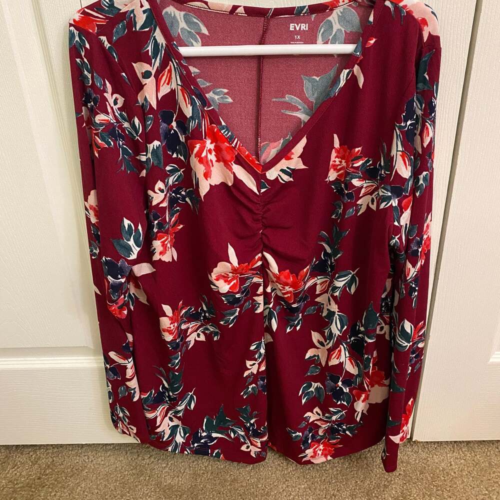 Plus Size EVRI™ Shirred Front V-Neck Top 1X